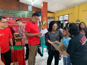 Didampingi Gubernur Olly, Ibu Rita Pimpin Anjangsana IAFP Unsrat di Panti Asuhan