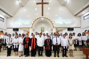 Dari GMIM Eben Haezer Suwaan, Gubernur Olly Dondokambey Serukan Selamat Tahun Baru dan Jaga Terus Keamanan