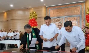 Gubernur Olly Dondokambey Resmikan Gedung Mission Center GMIM