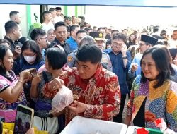 Gubernur YS Berikan Bantuan 37.500 Kg Beras Untuk Masyarakat Miskin di 15 Kabupaten