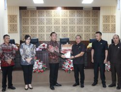 Serahkan LKPJ 2024, Walikota Caroll  Apresiasi Sinergitas DPRD Tomohon dalam Pembangunan Daerah