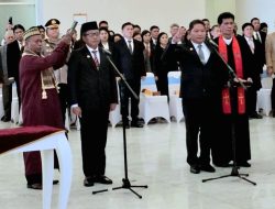 Gubernur Yulius Selvanus Lantik Pj Sekprov Tahlis Gallang dan Inspektur Jemmy Kumendong