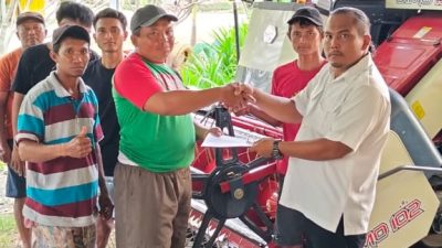 Gubernur YS Serahkan Bantuan Alat Panen Padi untuk Petani Mopugad Bolmong