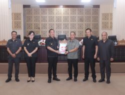 Walikota Caroll Senduk Beri Jawaban Terkait Pandangan Umum Fraksi DPRD Atas Ranperda Perubahan APBD 2025