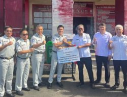 June Silangen Apresiasi Program Jaga Lingkungan di Kantor Pelayanan Publik