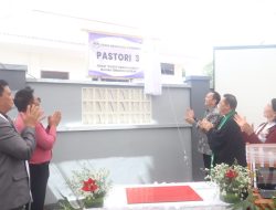 Walikota CS Hadiri Ibadah Peresmian Pastori dan Penerimaan Pendeta di Jemaat GMIM Efrata Kamasi