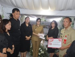 Serahkan Santunan Duka, Wawali Sendy Rumajar Sampaikan Belasungkawa