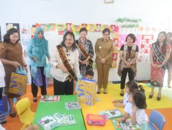 Dukung Pembentukan Anak Berkualitas, Bunda Anik Yulius Selvanus Bantu Perlengkapan Sekolah dan Makanan Bergizi Gratis di PAUD Happy Holy Kids Tomohon