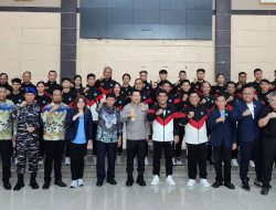 Gubernur Yulius Selvanus Lepas Kontingen Bela Diri Sulut Menuju PON di Kudus