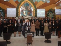 Walikota Caroll dan Wawali Sendy Ibadah Natal Bersama Jemaat GMIM Kakaskasen Pniel