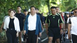 Jalan Sehat Bersama, Caroll-Sendy dan Kajari Sulut Nikmati Suasana Pagi Kota Tomohon