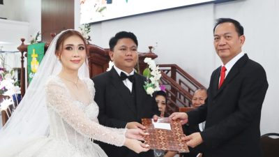 Caroll Senduk Jadi Saksi Nikah Teofani dan Givenly