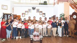 Walikota Caroll Senduk Lepas Tim Sepakbola SSB Bina Putra Tomohon ke Bali: Jaga Kekompakan, Raih Prestasi Terbaik