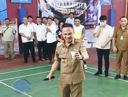 Edwin Roring Buka Turnamen Bulutangkis “Wali Kota CUP 2026”
