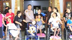 Tebar Kasih dan Kepedulian, Kapolres Tomohon Rangkul Anak-anak Panti Asuhan